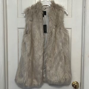 BANANA REPUBLIC FAUX FUR VEST, SIZE SMALL